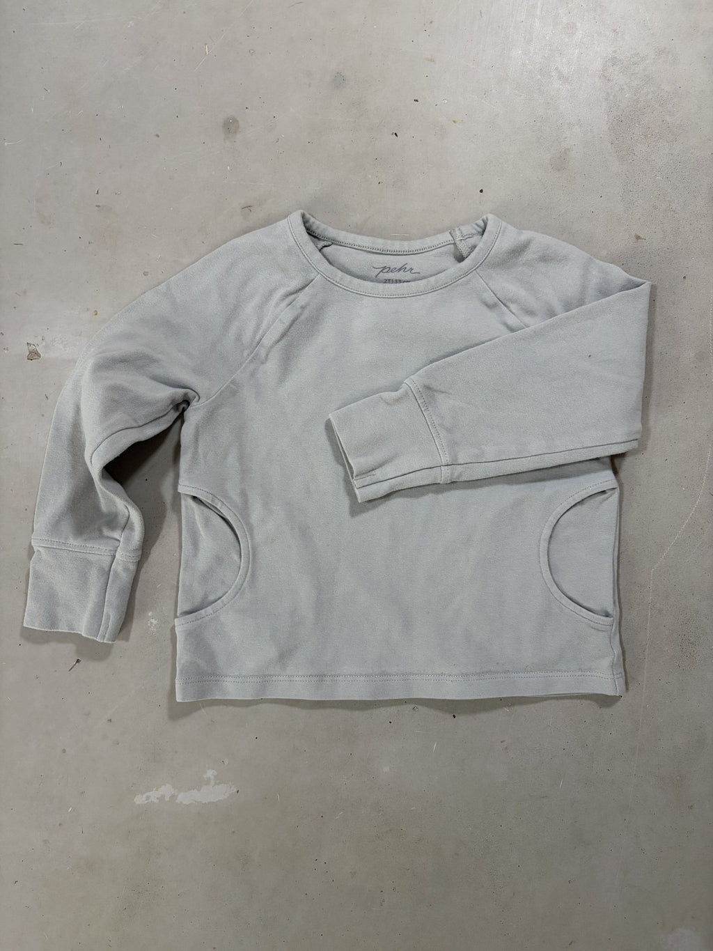 Pehr long sleeve with pockets || 2T (fits 18M)
