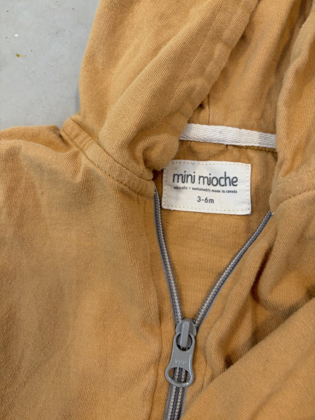 Mini Mioche mustard hoodie || 3-6m