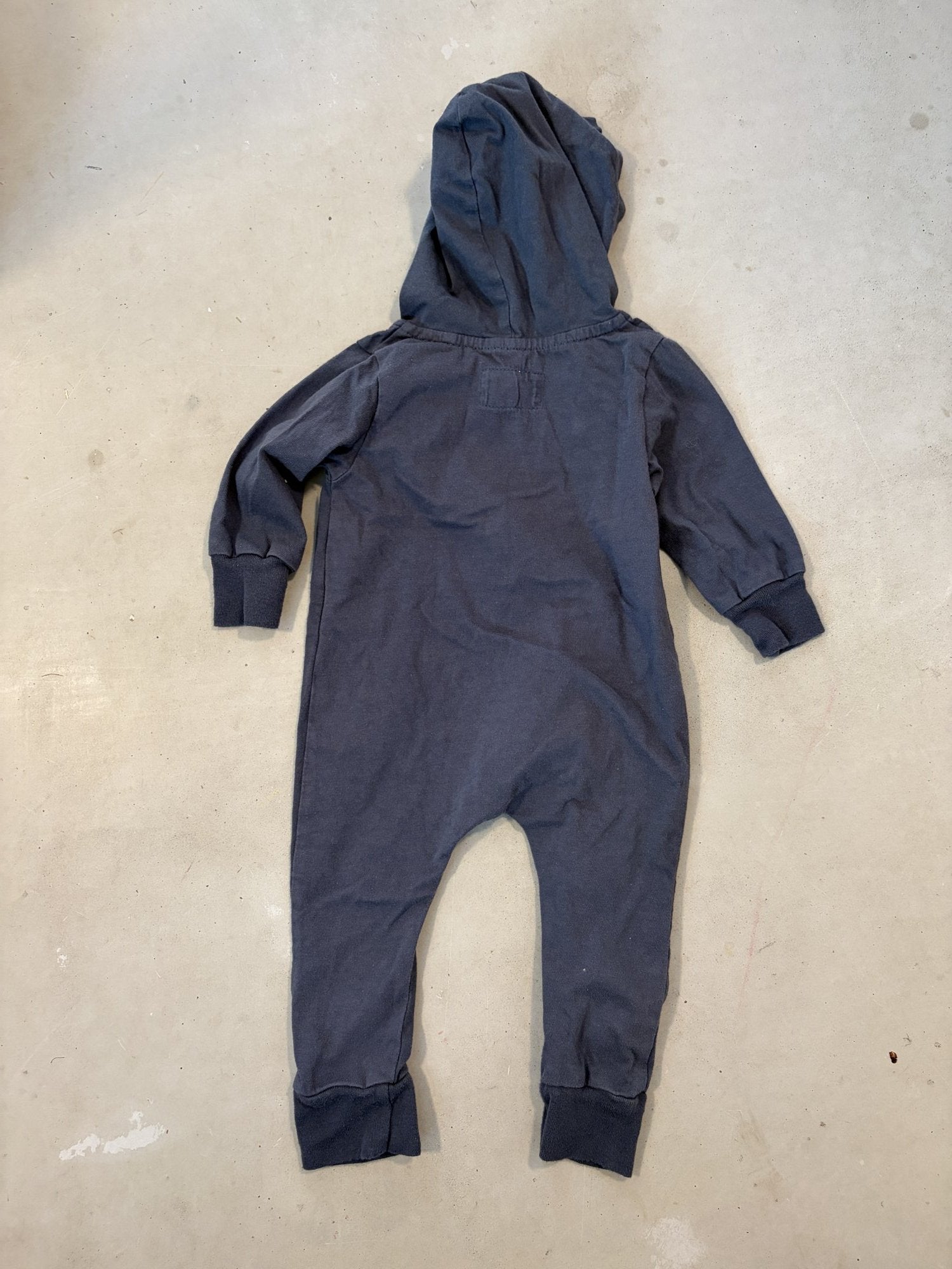Mini Mioche slate hooded romper || 3-6m