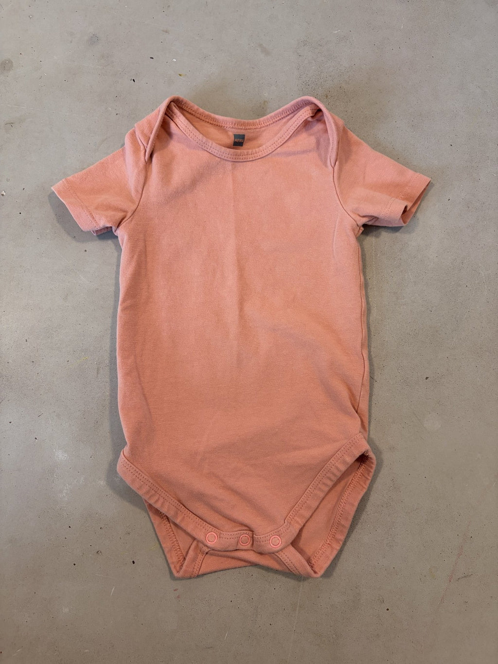 HEMA pinke onesie || 3-6m