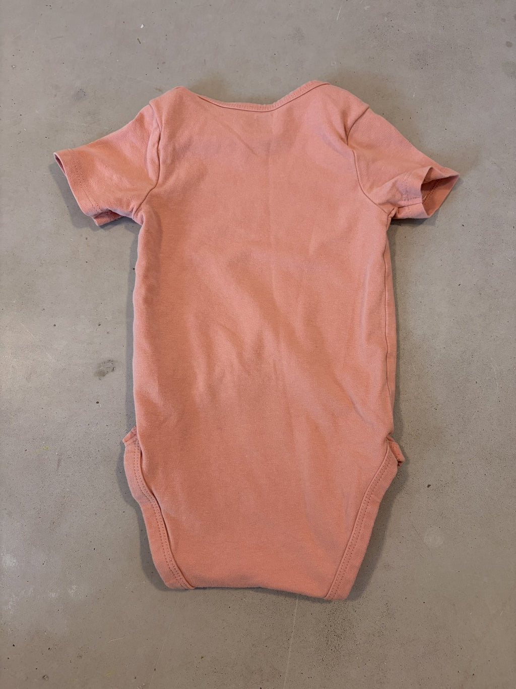 HEMA pinke onesie || 3-6m