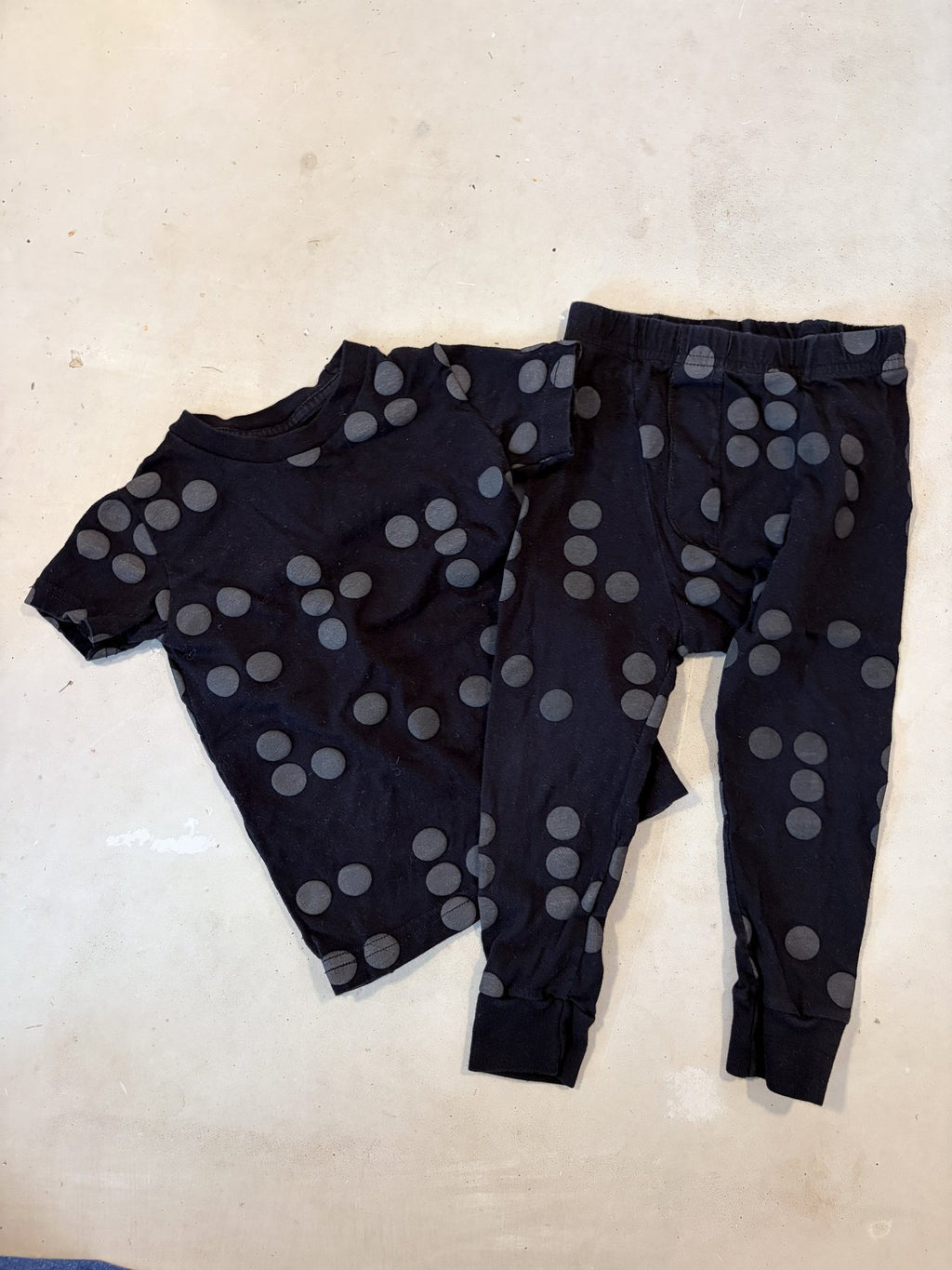 nununu tshirt/jogger set (pjs?) || 18-24m