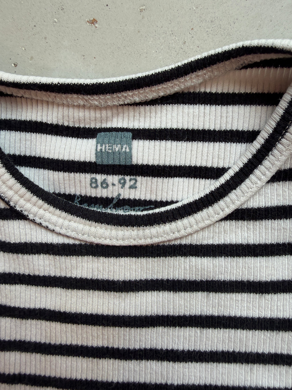 HEMA ribbed onesie || 18-24m (euro 86-92)