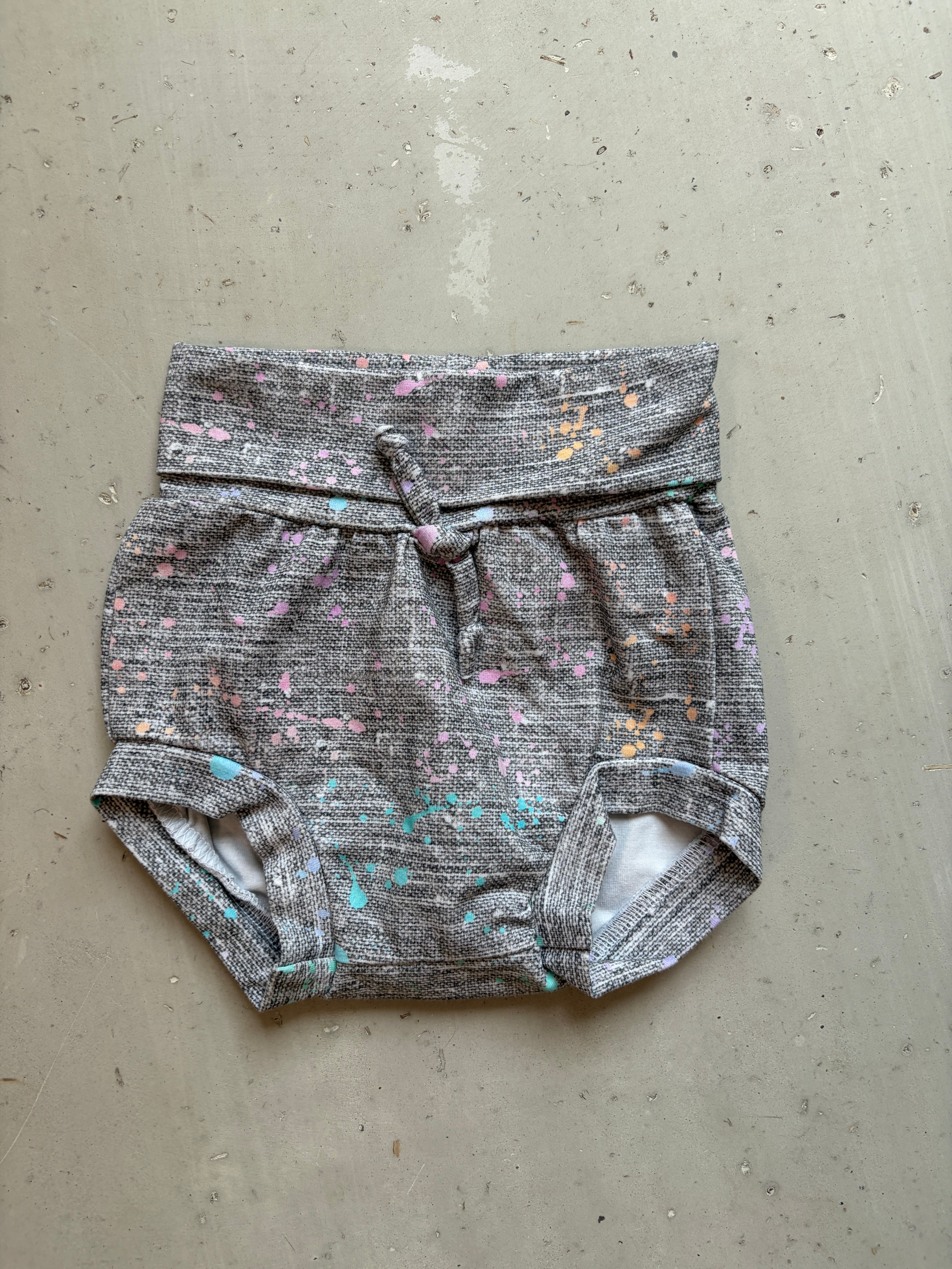 Small shop handmade shorts || 9-18m