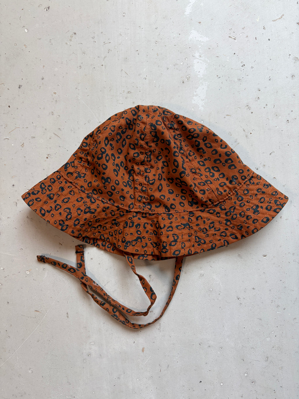 HEMA sun hat || 4-9m