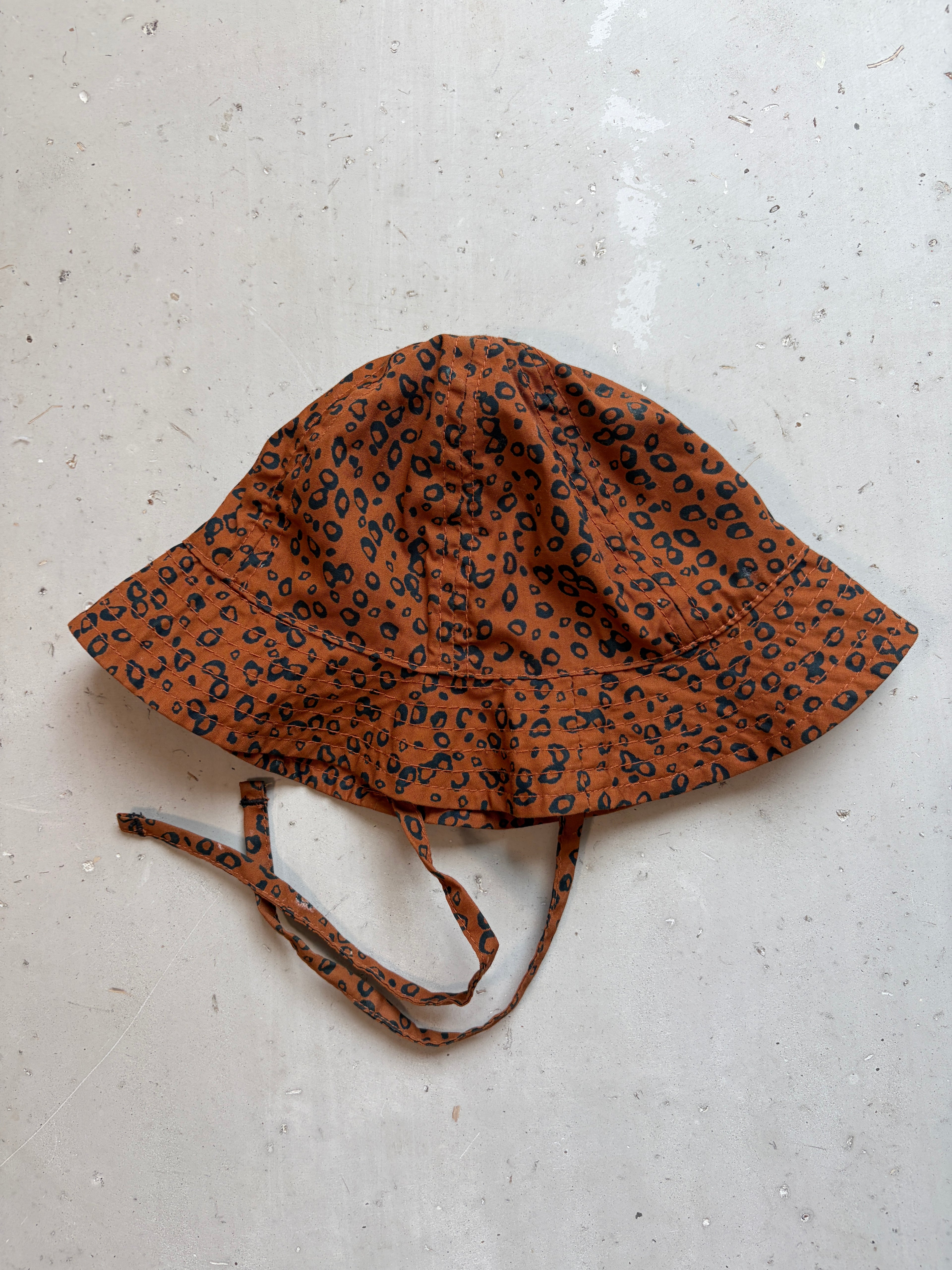 HEMA sun hat || 4-9m