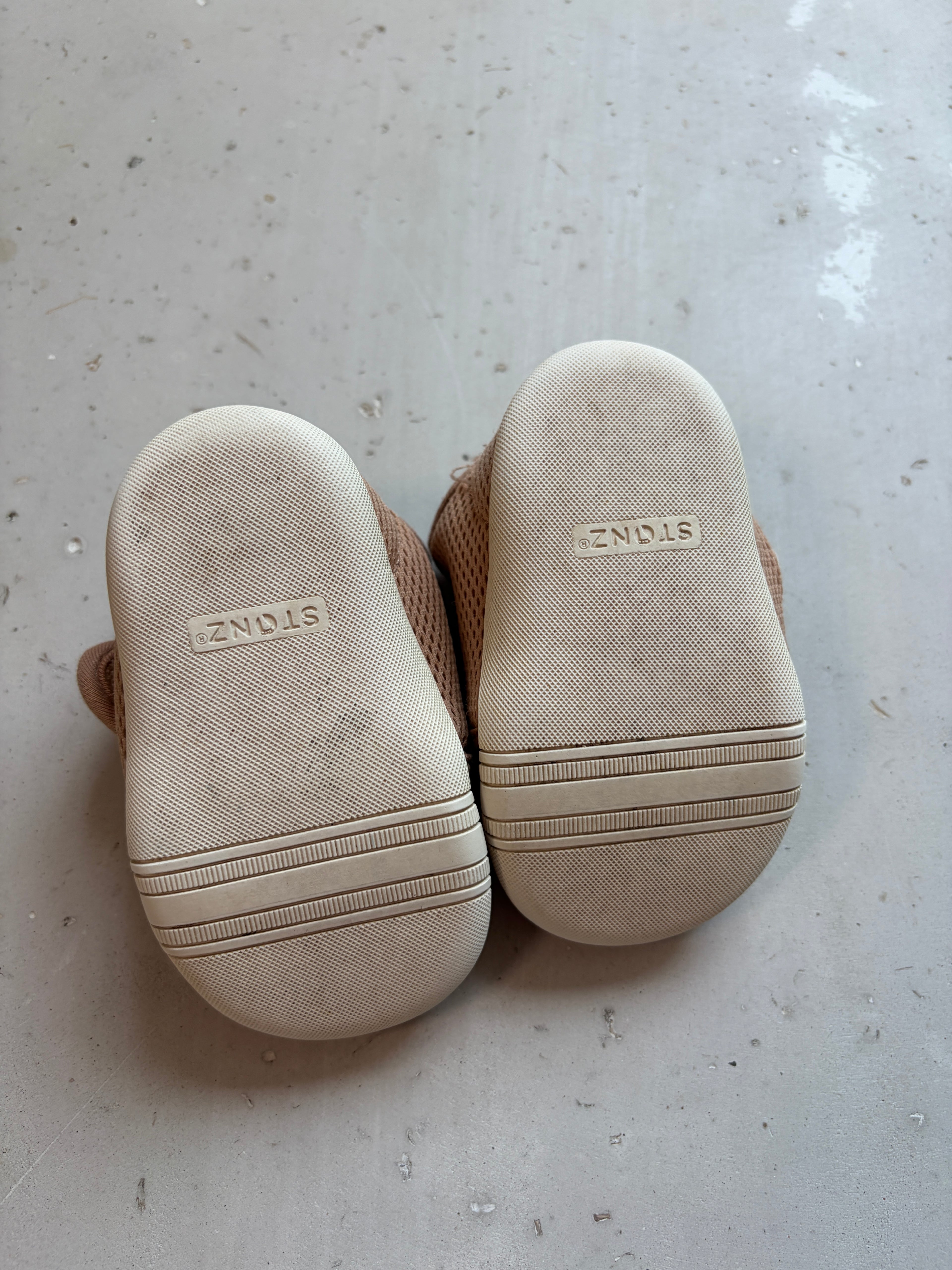 Stonz cruiser shoes || 6-12m