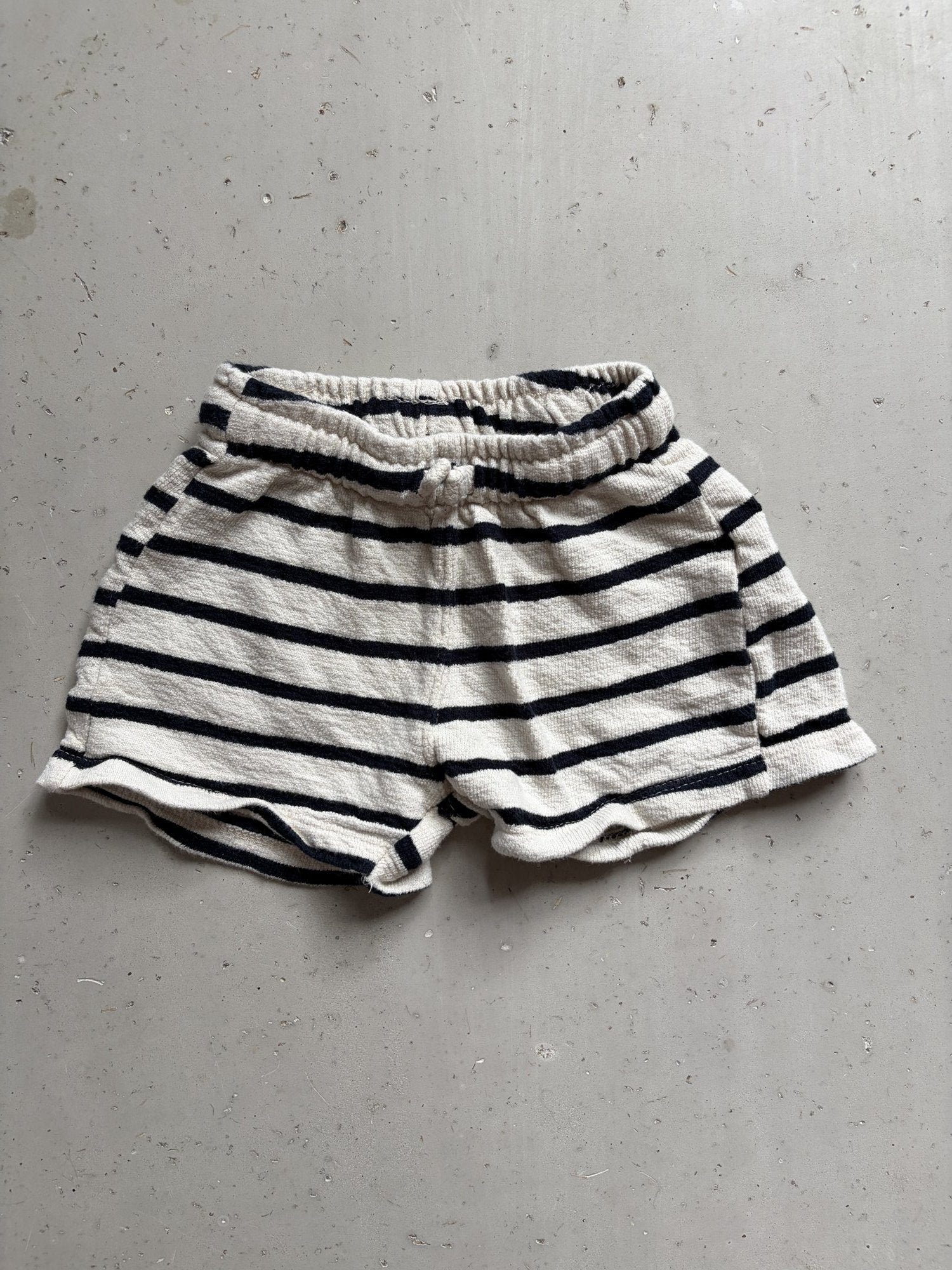 Zara terry shorts || 9-12m (generous fit)