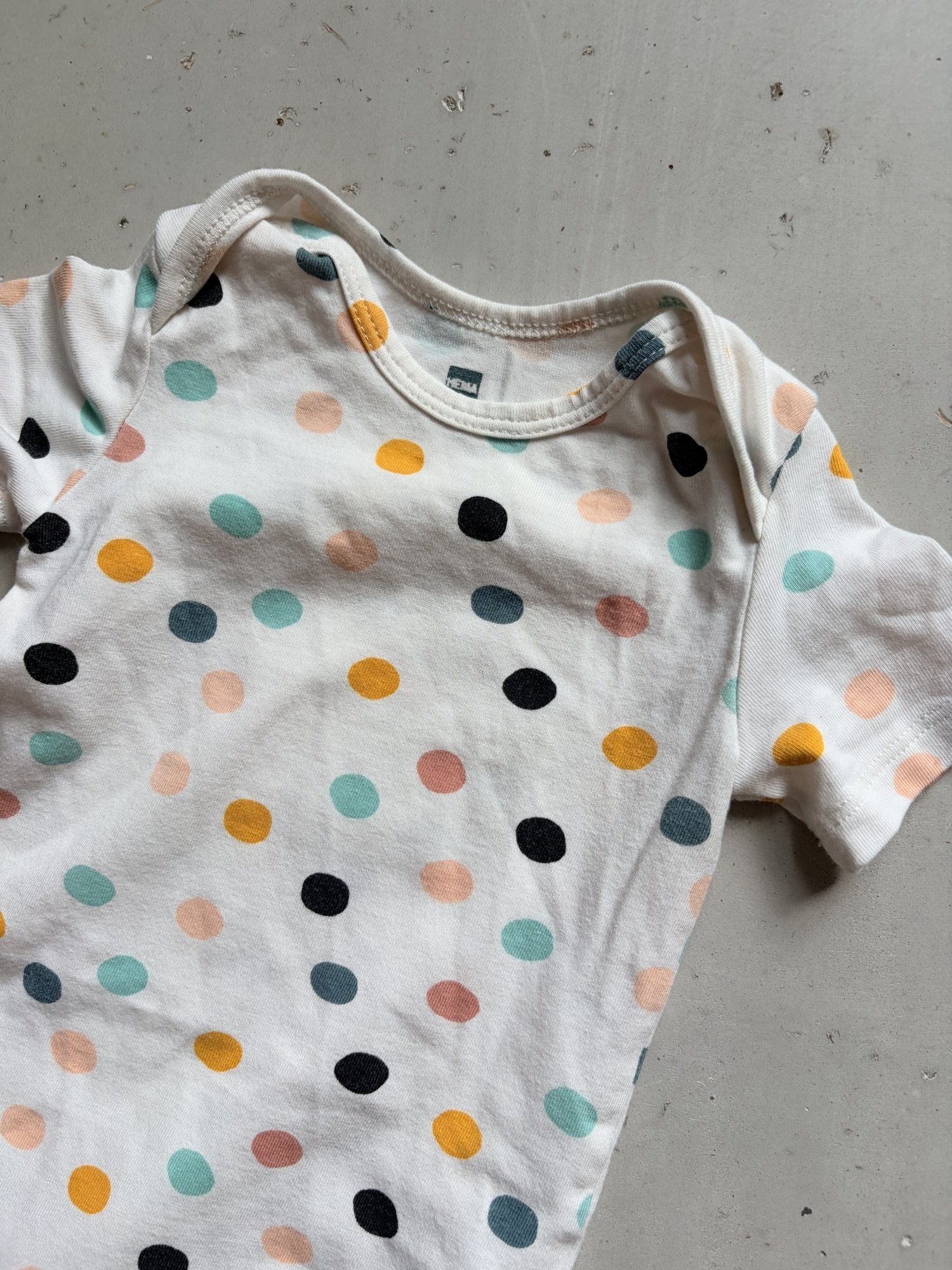 HEMA polka dot onesie || 6-9m (euro 68)