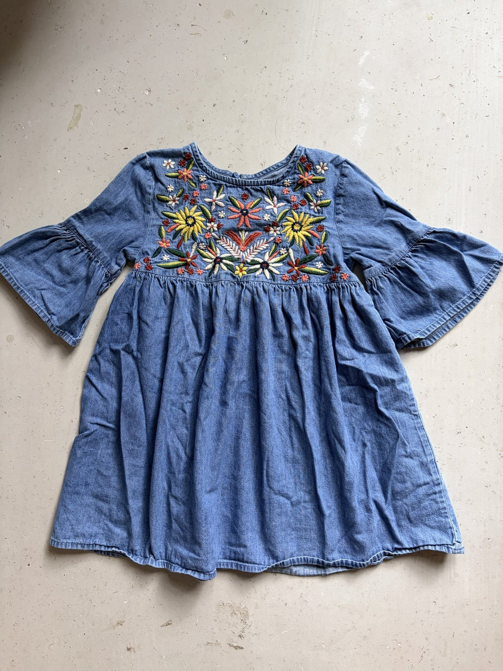 Zara embroidered denim dress || 6 (fits small)