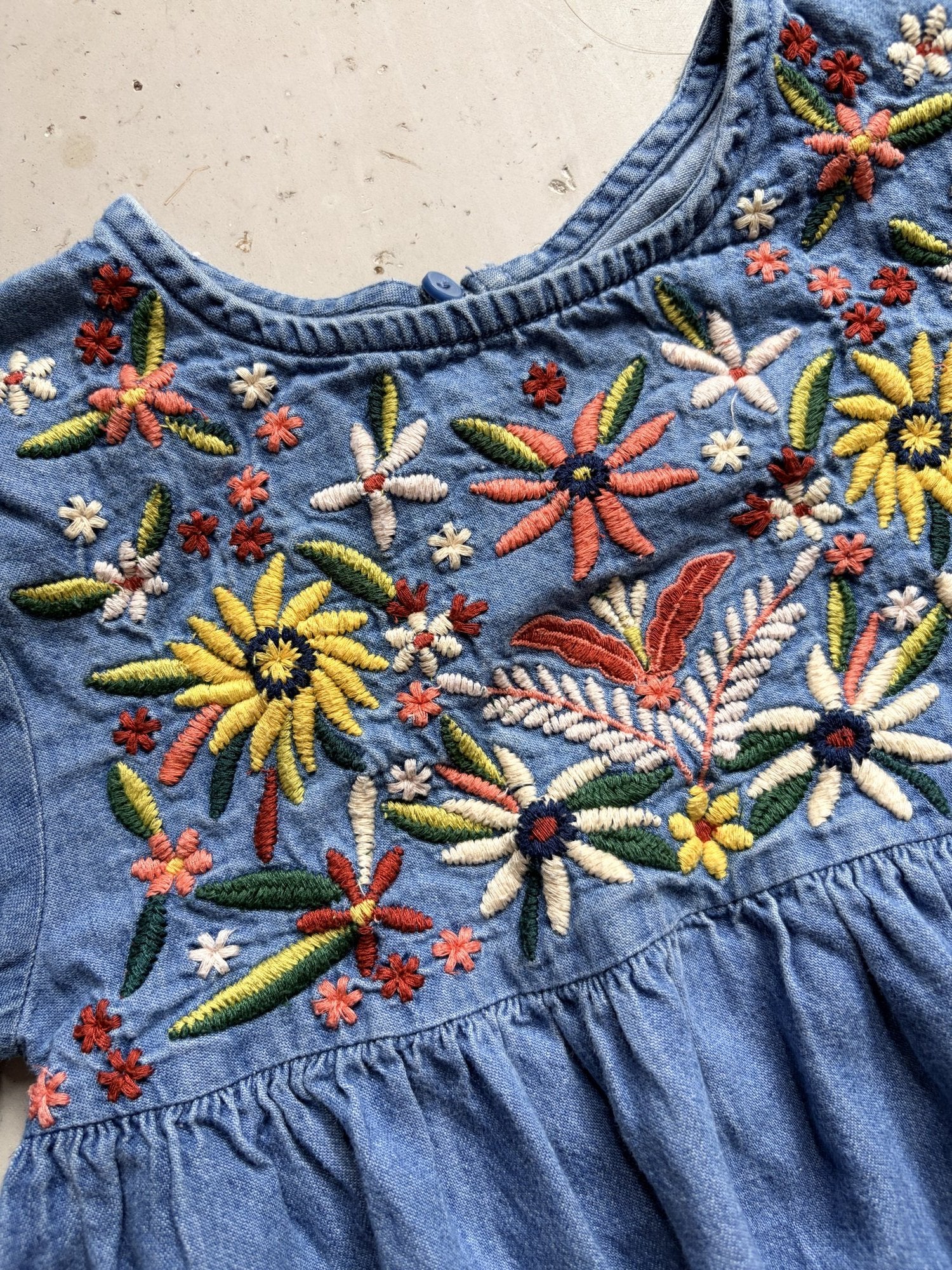 Zara embroidered denim dress || 6 (fits small)
