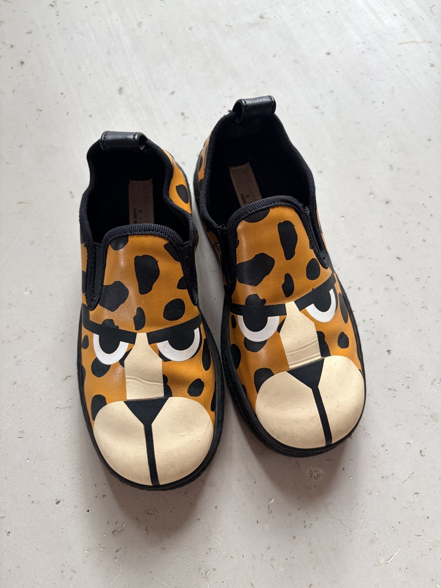 Stella McCartney rain shoes || 11.5C (euro 29)