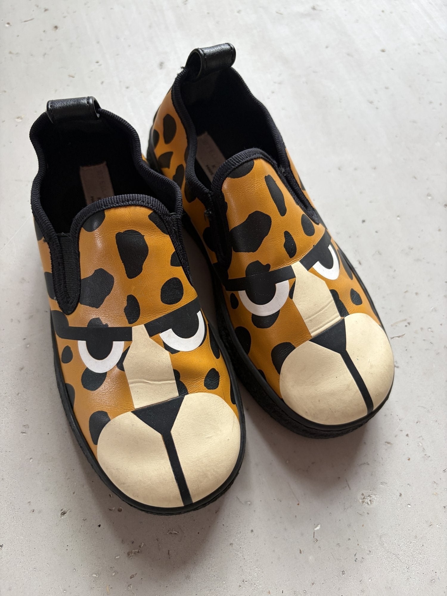 Stella McCartney rain shoes || 11.5C (euro 29)