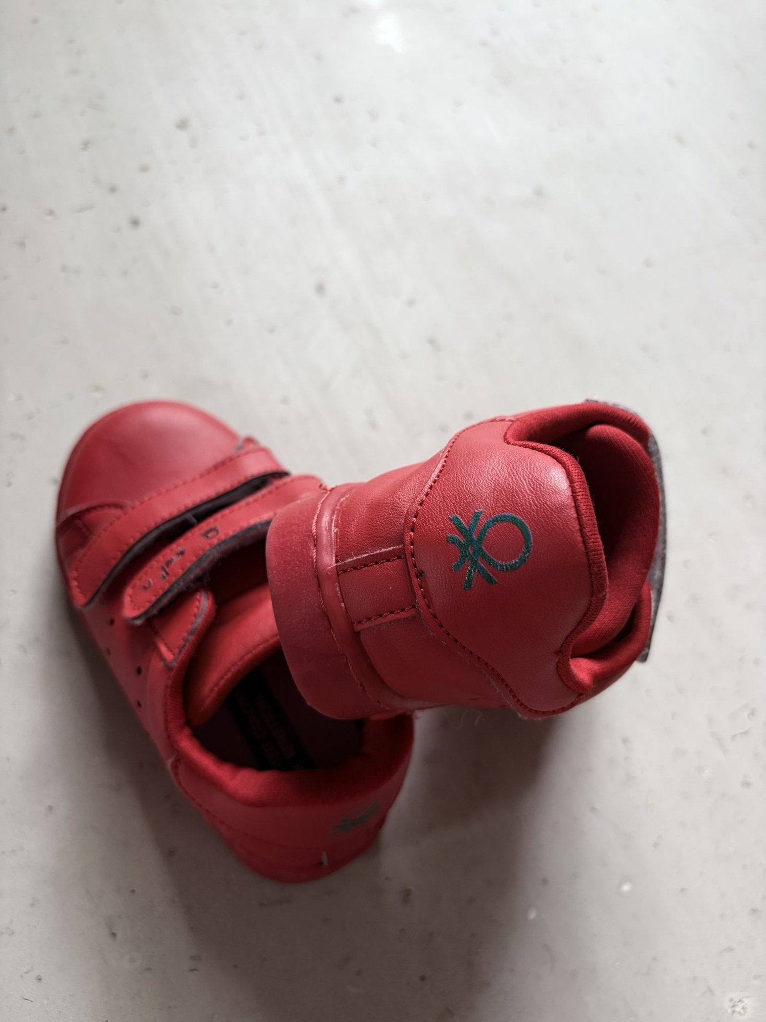 United Colours of Benetton velcro shoes || 7C (euro 23)