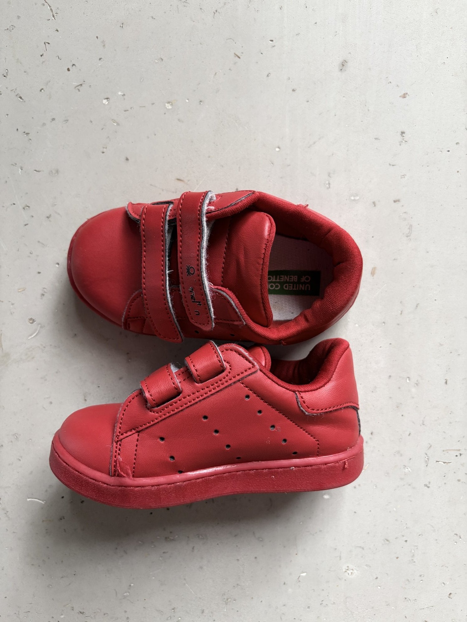 United Colours of Benetton velcro shoes || 7C (euro 23)