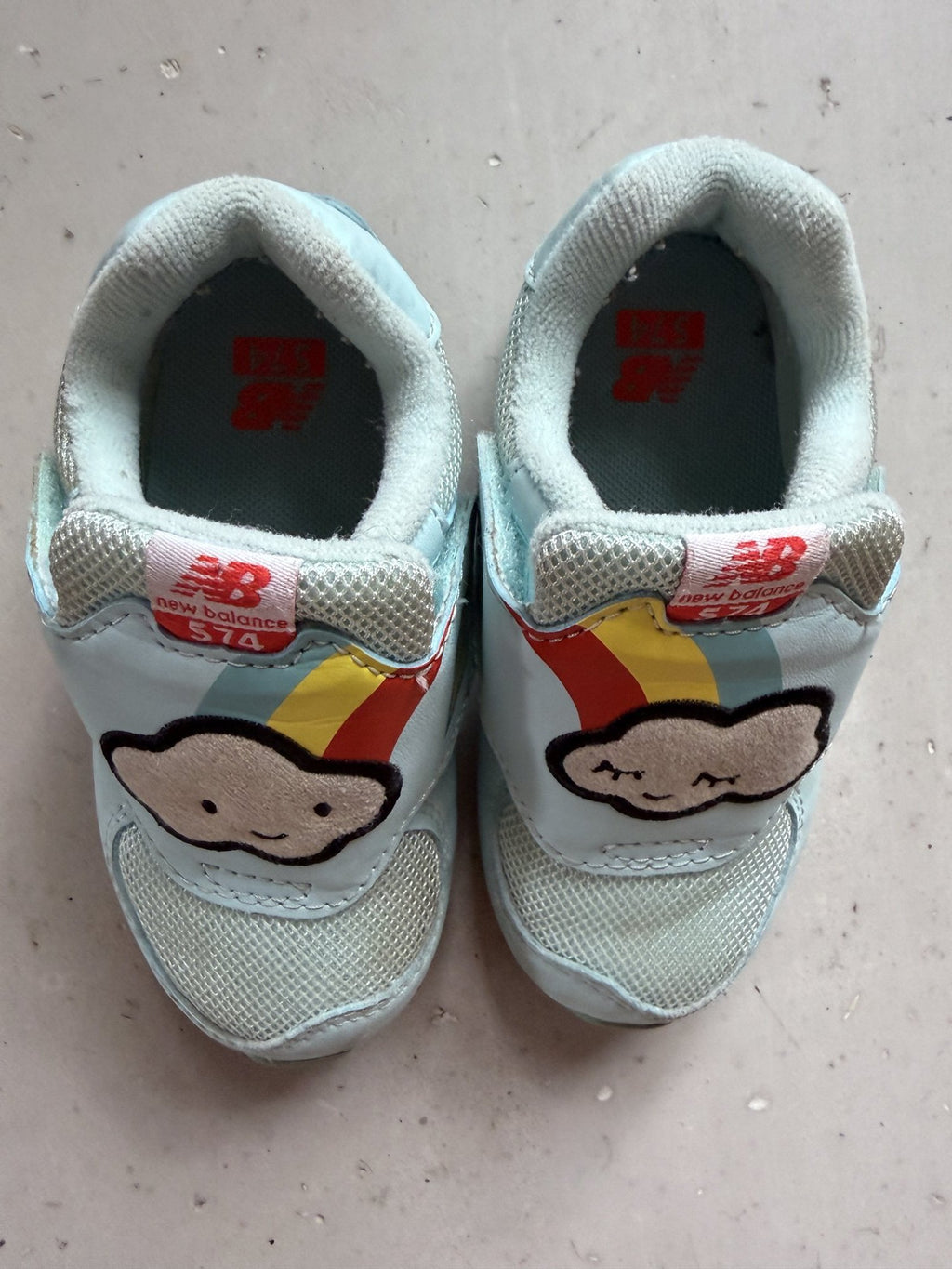 New Balance velcro shoes || 6.5C