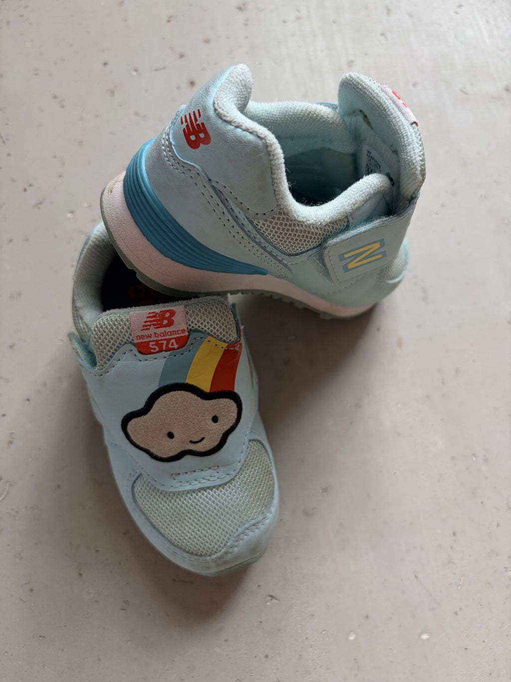 New Balance velcro shoes || 6.5C