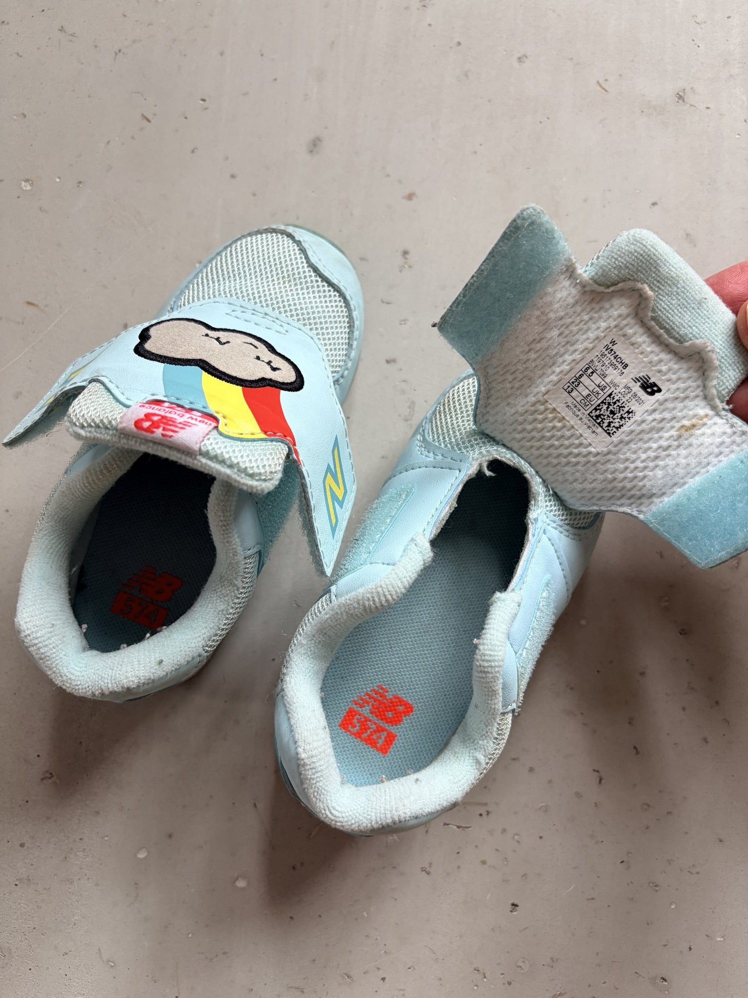 New Balance velcro shoes || 6.5C