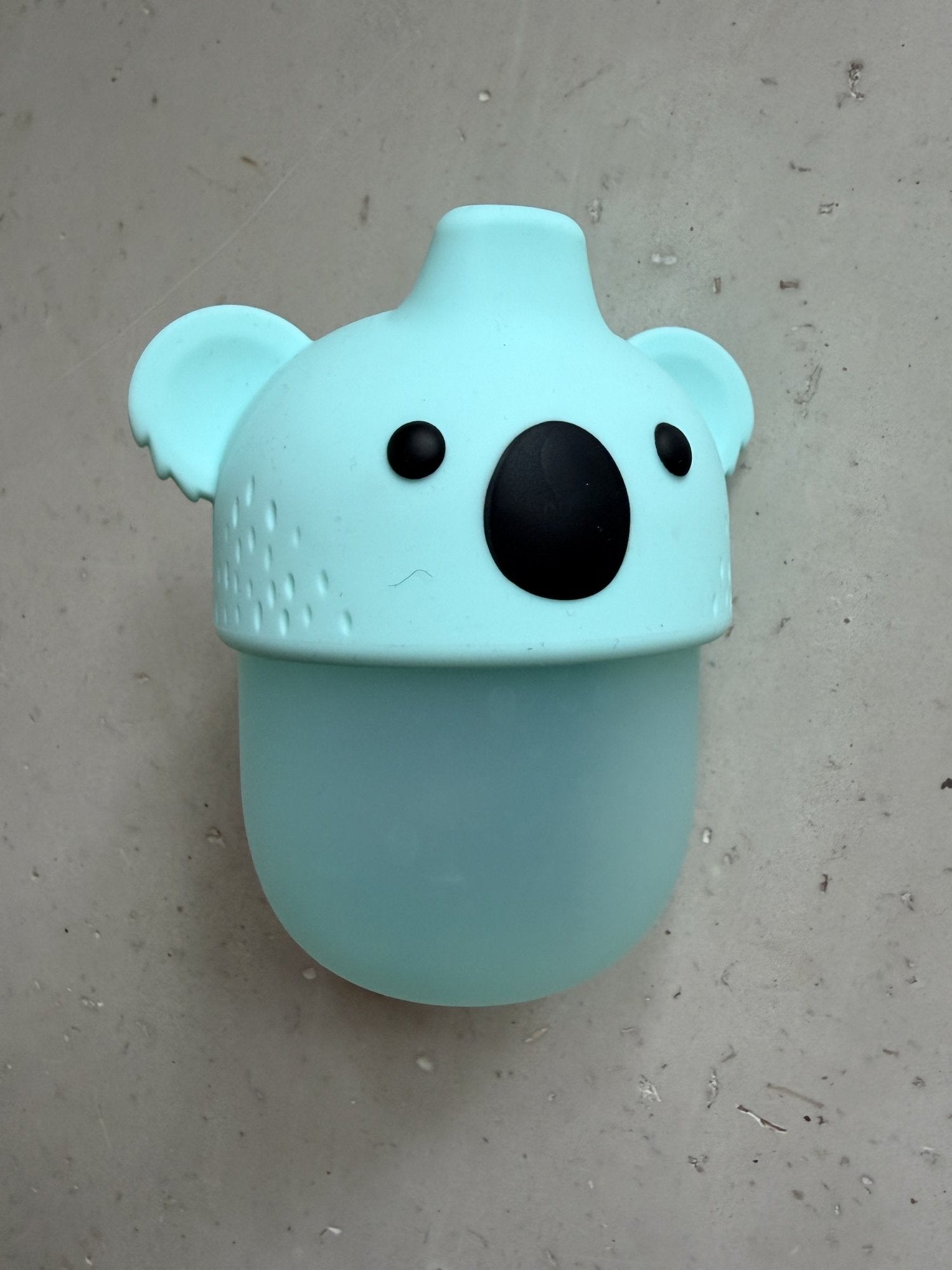 Munchkin sippy cup
