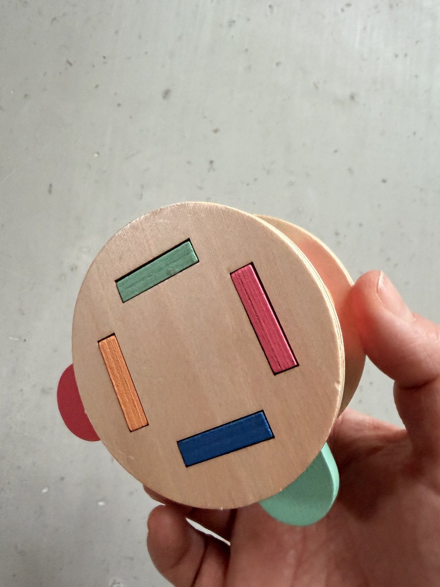 Kiwico wooden rattle