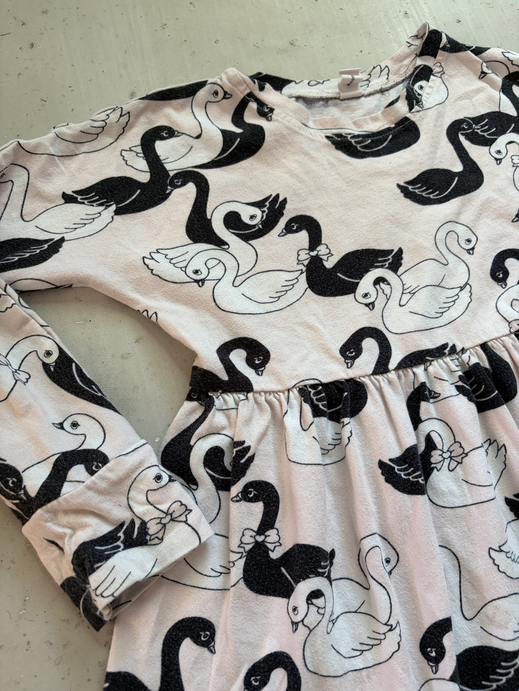 HUX Swan Dress || 6y