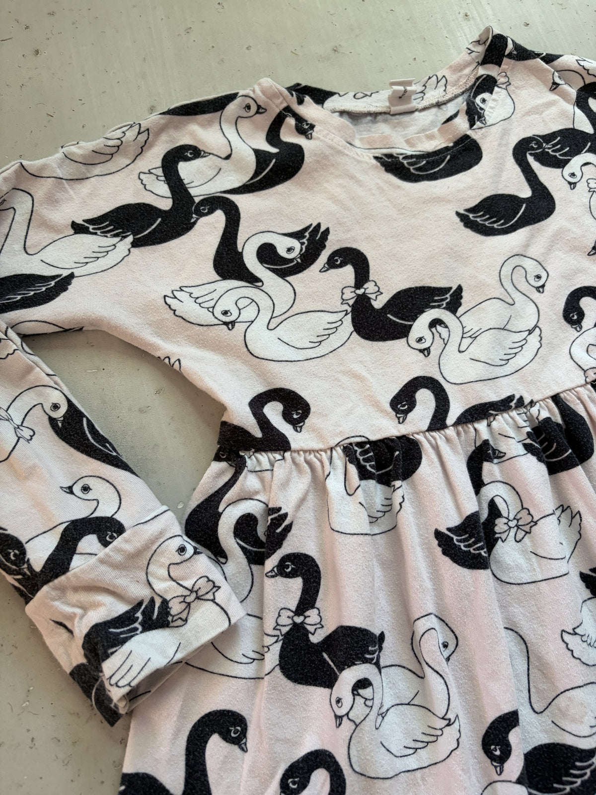HUX Swan Dress || 6y