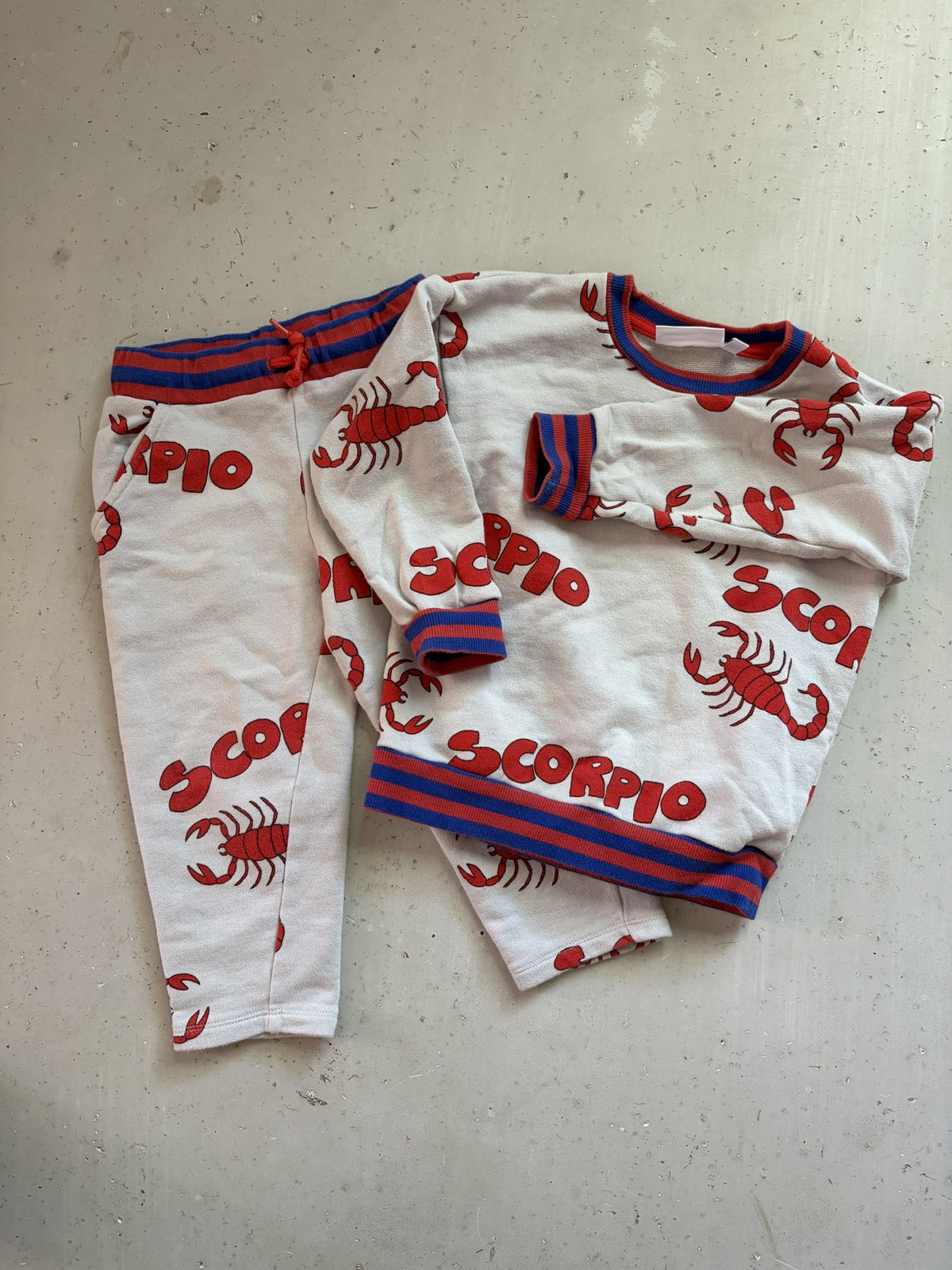 Mini Rodini Scorpio Swearsuit || 4-5T (EU 104/110)