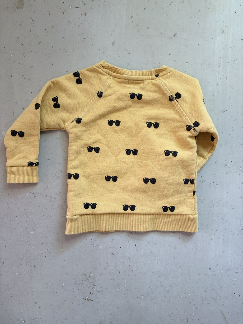 One We Like Sunglass Sweatshirt || 2Y