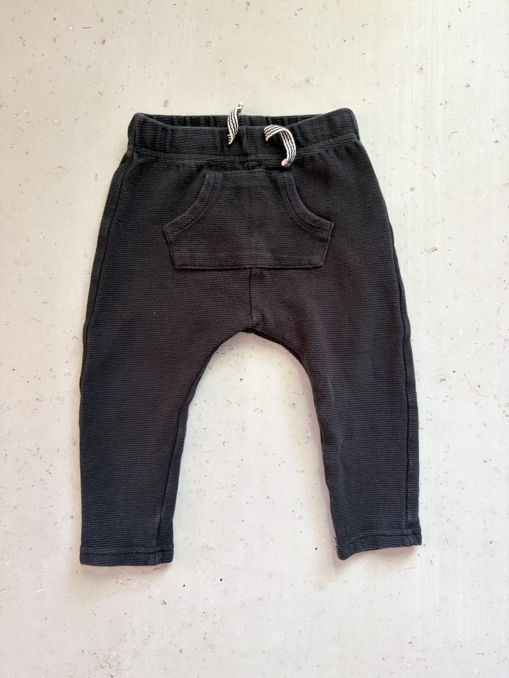 HEMA Black joggers || 18-24m (EU 86)