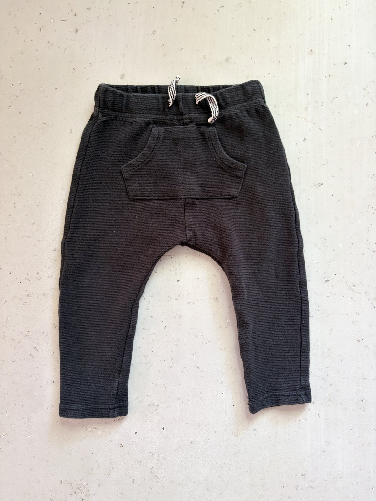 HEMA Black joggers || 18-24m (EU 86)