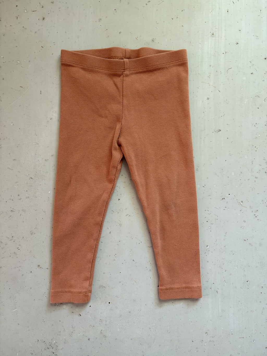 HEMA Ribbed leggings || 24M (EU 92)