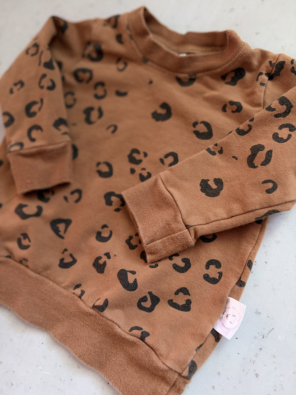 Small shop Ole Design Leopard sweater || 6-12m