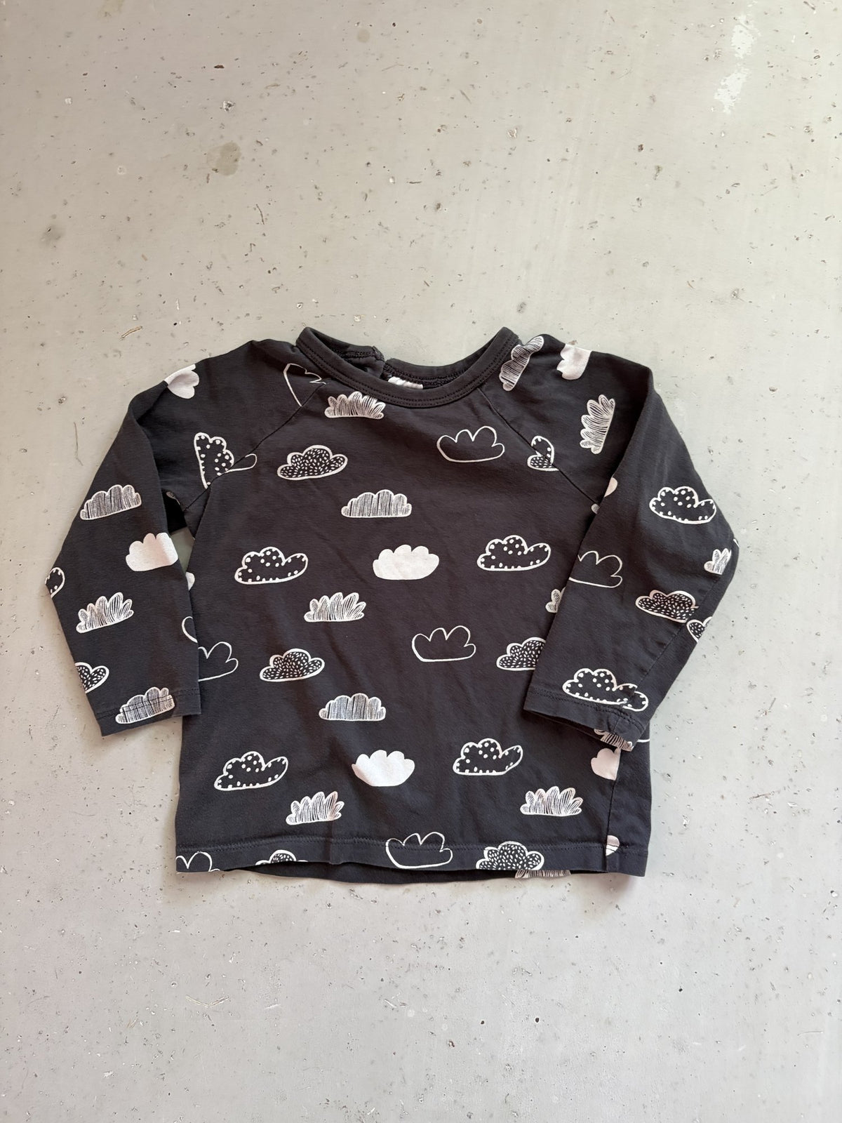H&M Cloud long sleeved tee || 12-18m