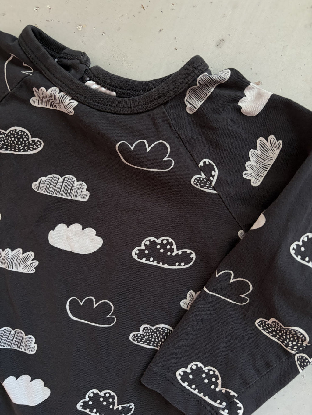 H&M Cloud long sleeved tee || 12-18m