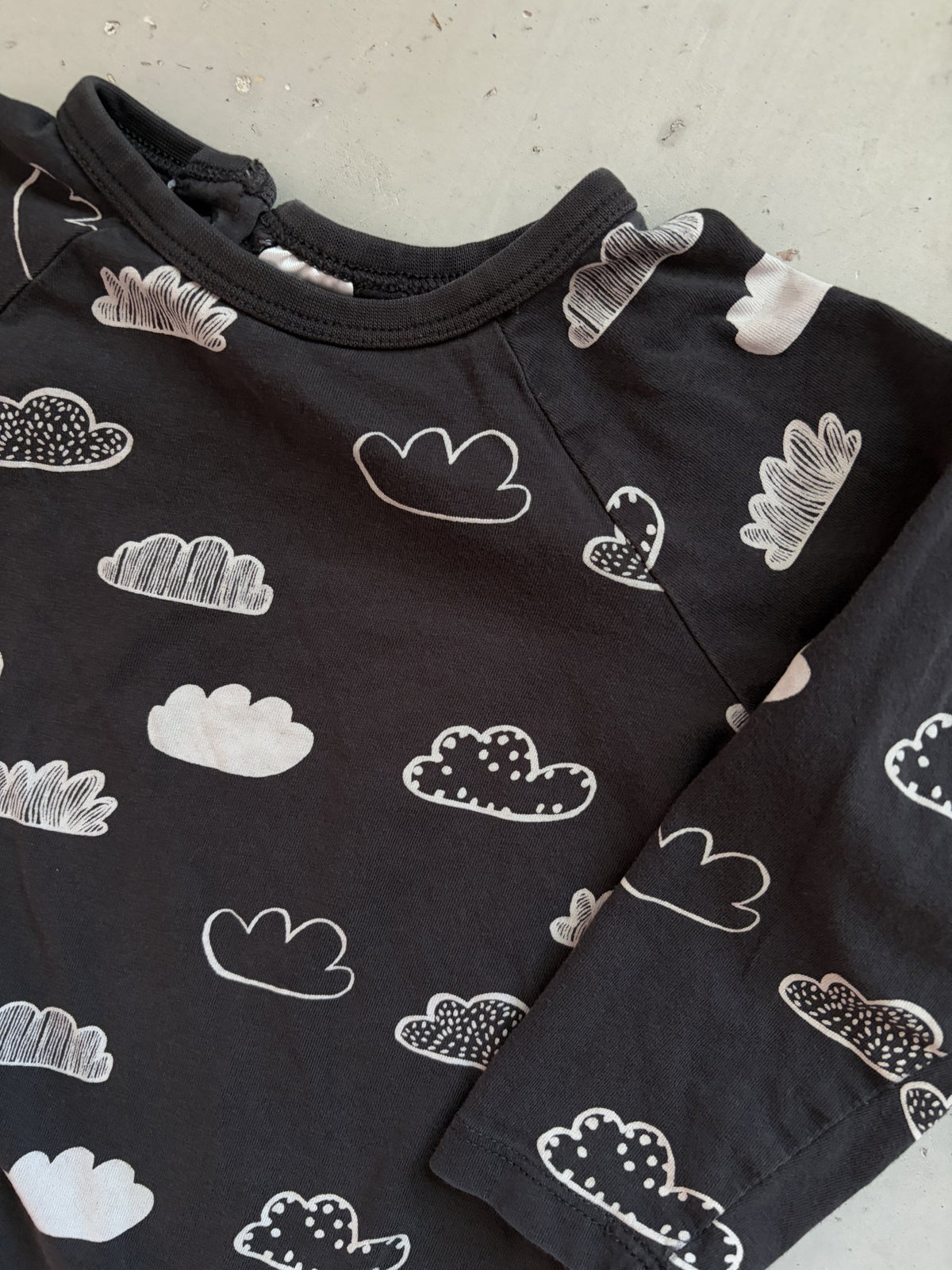 H&M Cloud long sleeved tee || 12-18m
