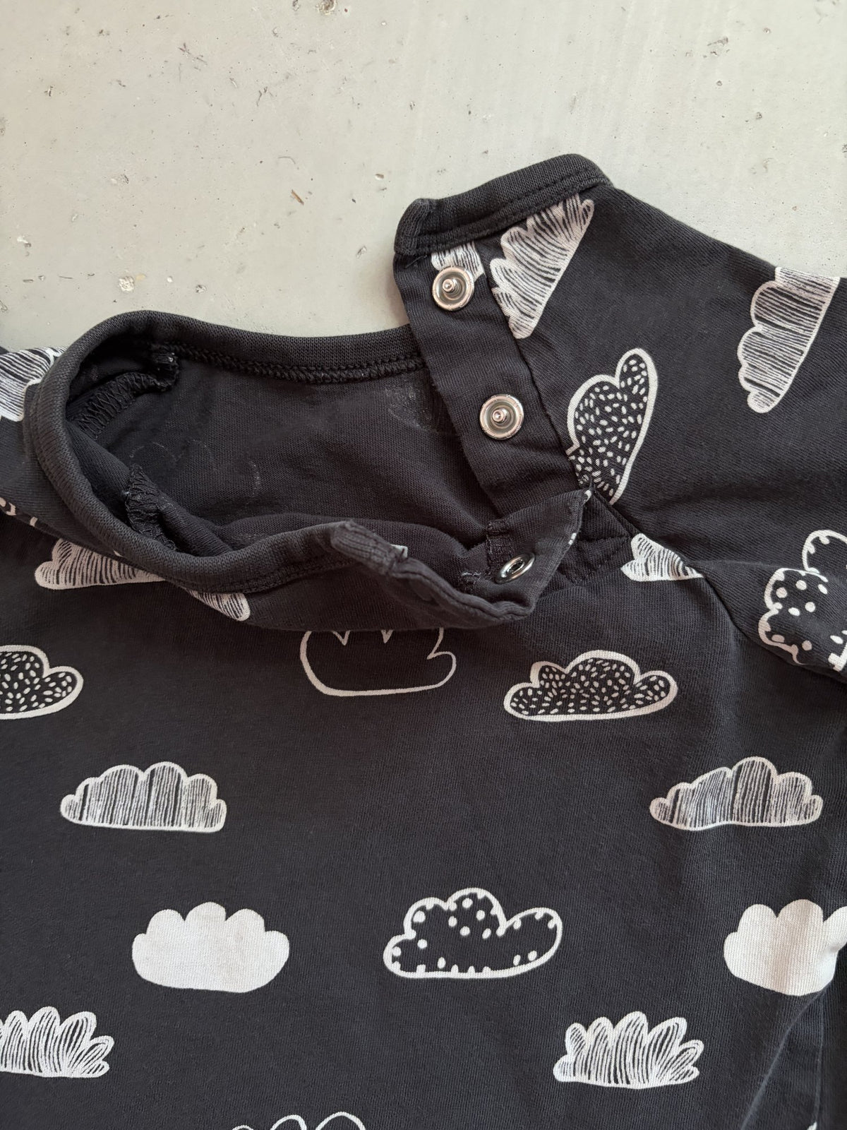 H&M Cloud long sleeved tee || 12-18m