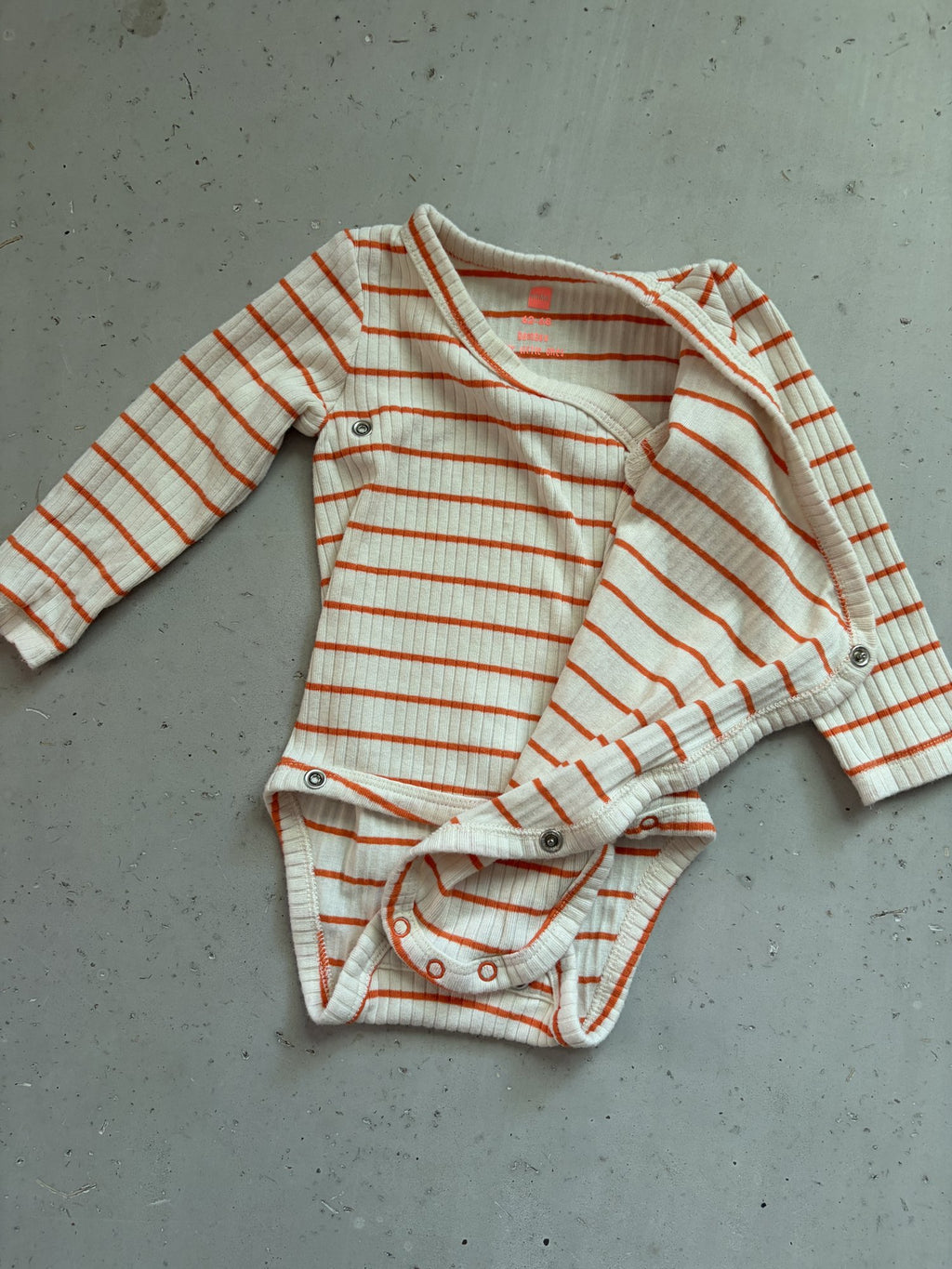 HEMA Kimonobamboo long sleeved onesie || 3-9m (EU 62-68)