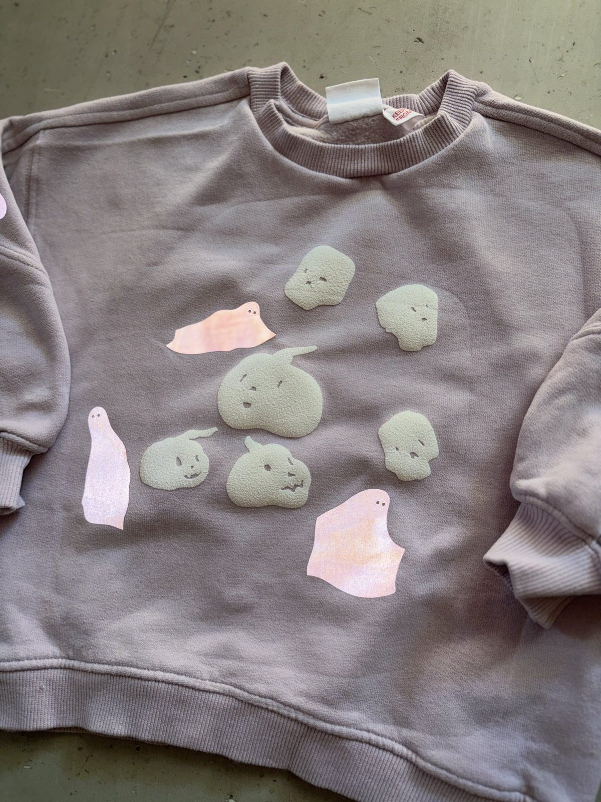 Plooofed Lavender boxy Halloween sweatshirt || 3-4Y