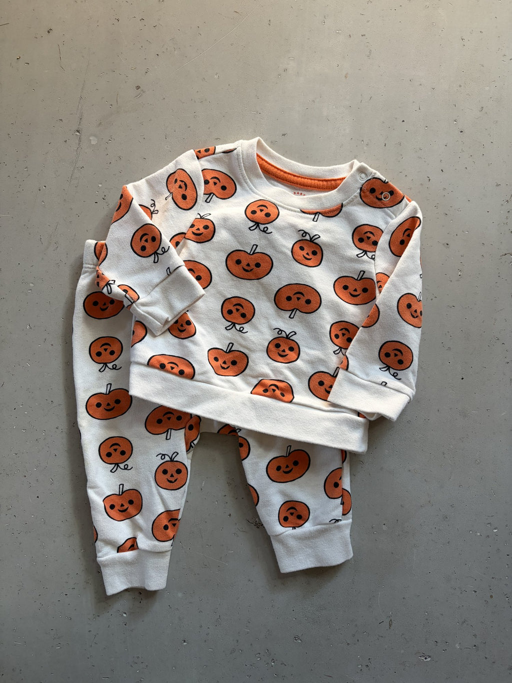 Cat & Jack Pumkpin sweatsuit || 3-6m